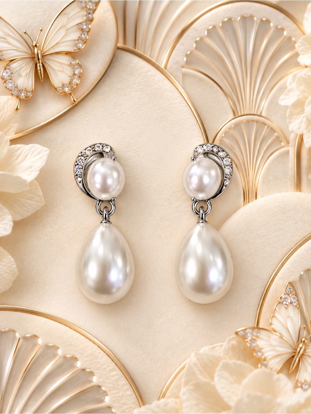 🆕Elegant White Pearl Drop Earrings with Crystal Accents